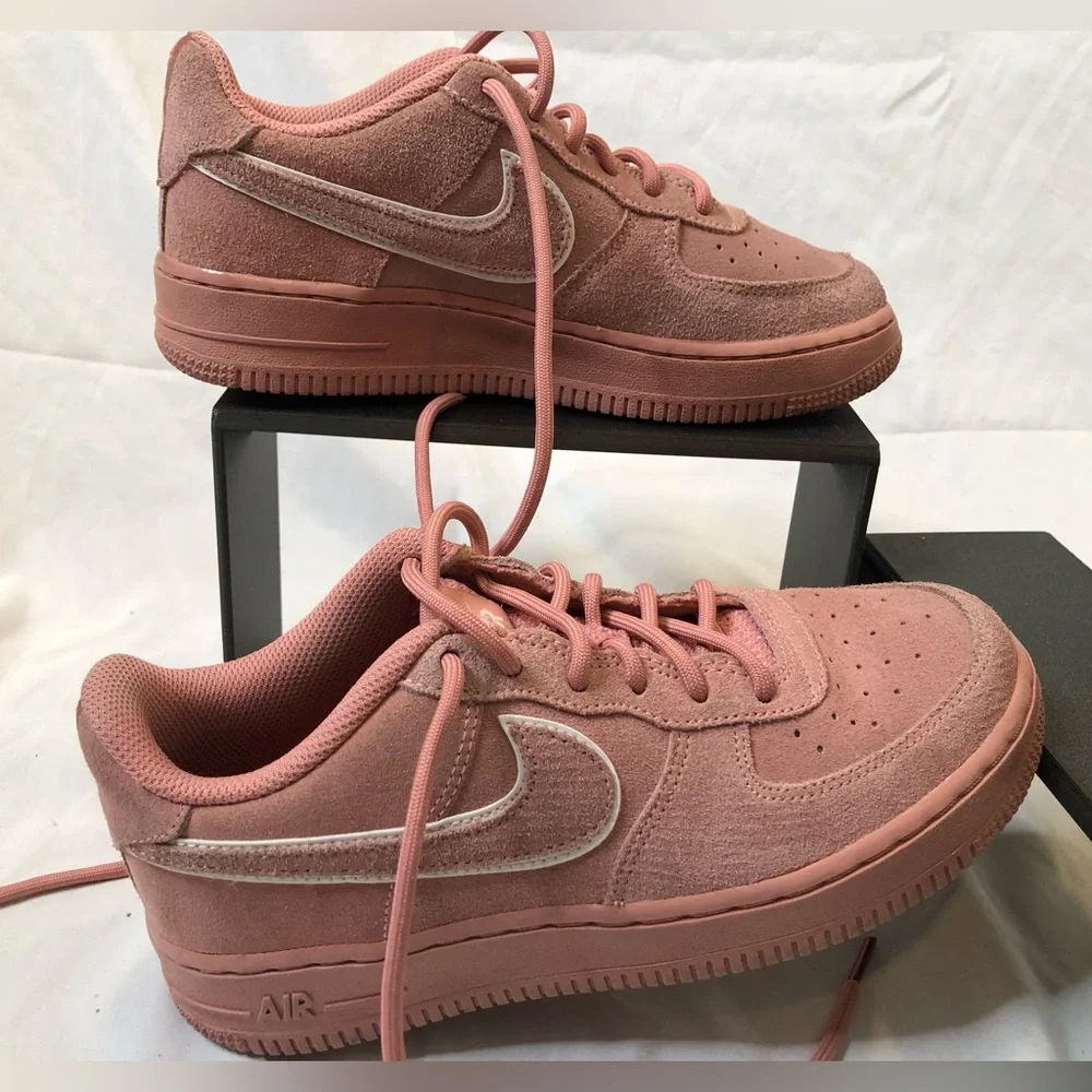 Boys Nike Air Force 1–Size 4Y—Pink Suede